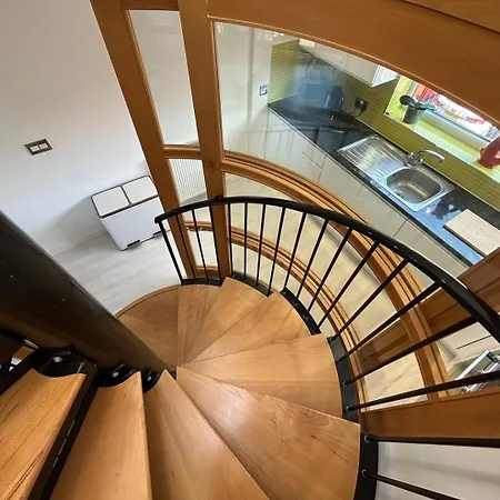 Дом отдыха 2-bedroom Modern In Historic *