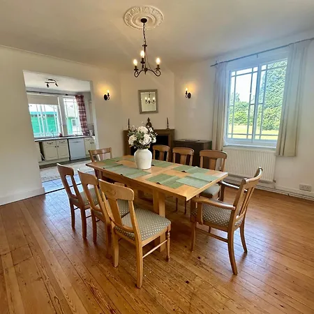 Holiday home Tranquil Lincoln Retreat - 4 Bedroom House *