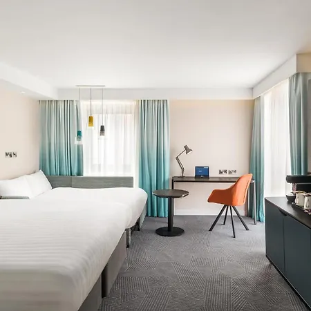By Ihg Hotel Lincoln