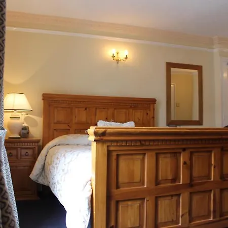 Bail House 3*