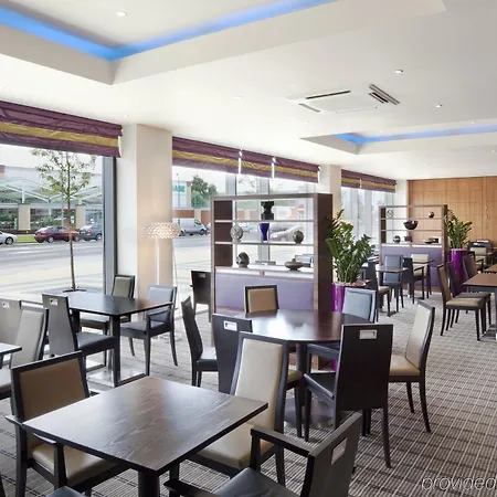 Express Centre By Ihg Hotel 3*