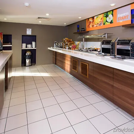 Express Centre By Ihg Hotel