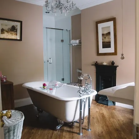 Wayside , 3 Bed , 2 Bath Charming House Close To Lincoln *