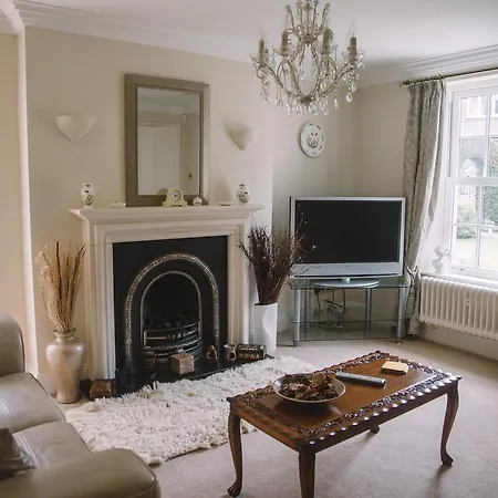 Wayside , 3 Bed , 2 Bath Charming House Close To Дом отдыха