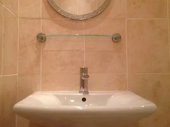 Ye Olde Crowne Hotel 3*