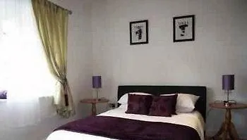 Ye Olde Crowne Hotel