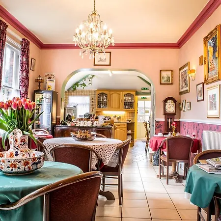 Creston Guest house 5*