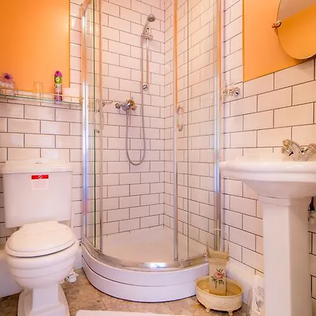 Creston Guest house 5*