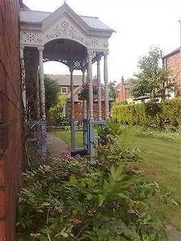 Tennyson Court Hotel