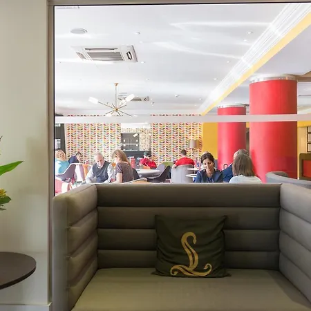Hotel The 4*