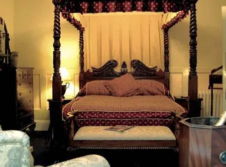 Hotel Bail House 3*
