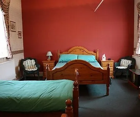 Horse And Jockey Apartment