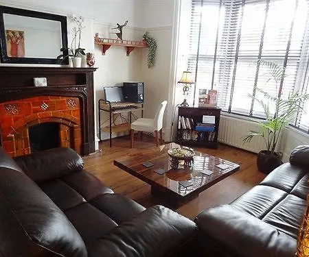 Tennyson Guest house 4*
