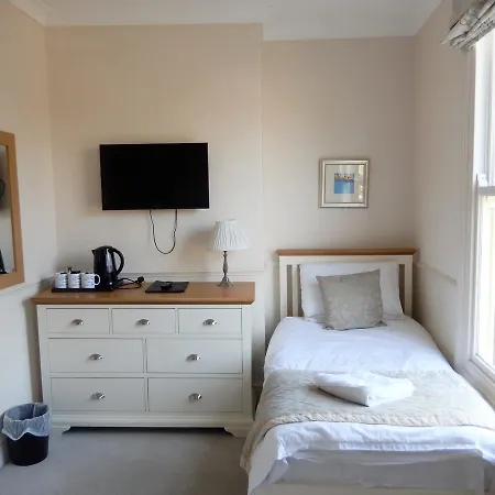 Newport 5* Lincoln