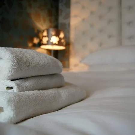Hillcrest Hotel Lincoln