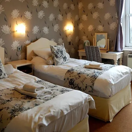 Hillcrest Hotel