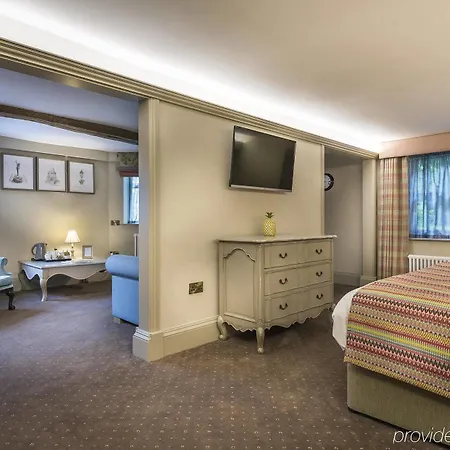 Hotel Hall 4*