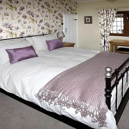 Rose Bed & Breakfast