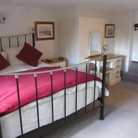 Rose Bed & Breakfast *