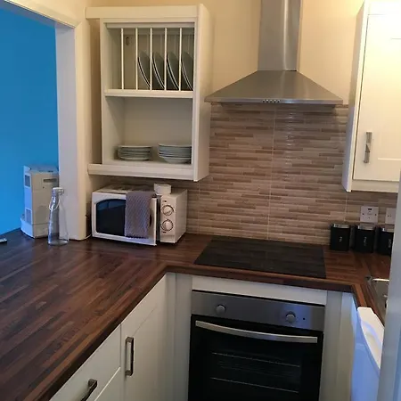 Dorron Court Apartment *