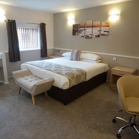 Damon's Hotel 4*