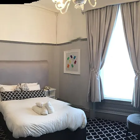 Hillcrest Hotel Lincoln