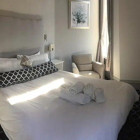 Hillcrest Hotel Lincoln