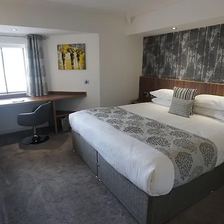 Damon's Hotel Lincoln