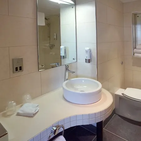 Damon's Hotel 4*