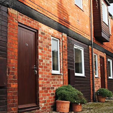 Tennyson Court 3* Lincoln
