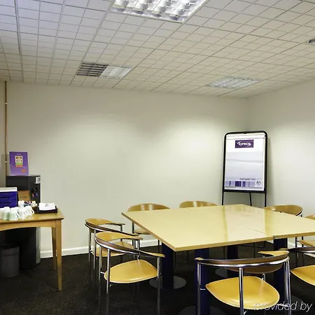 Hotel Ibis Lincoln 2*