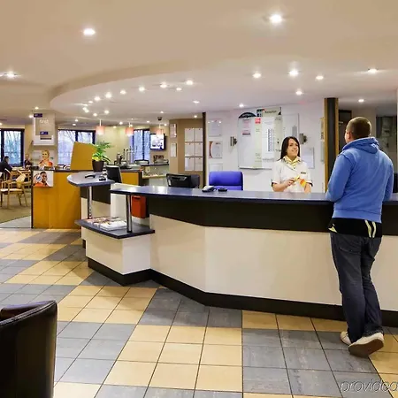 Ibis Lincoln Hotel 2*