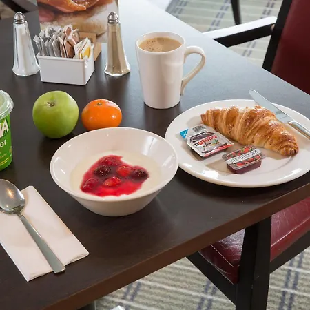 Express Centre By Ihg Hotel 3*