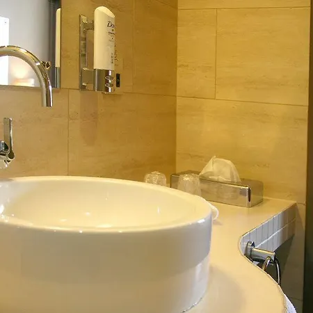 Hotel Damon's 4*