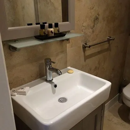 Hotel The Rest 5*