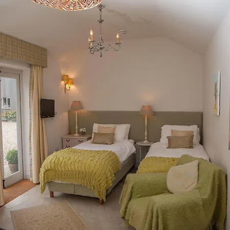 Bridleway Hotel 4*