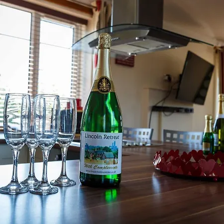 Retreat With Private Hot Tub * Lincoln