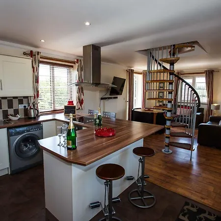 Retreat With Private Hot Tub Holiday home *
