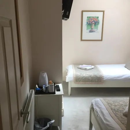 Guest house Newport