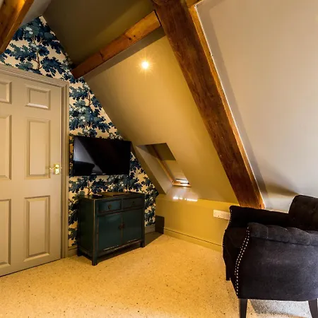 Hall Hotel
