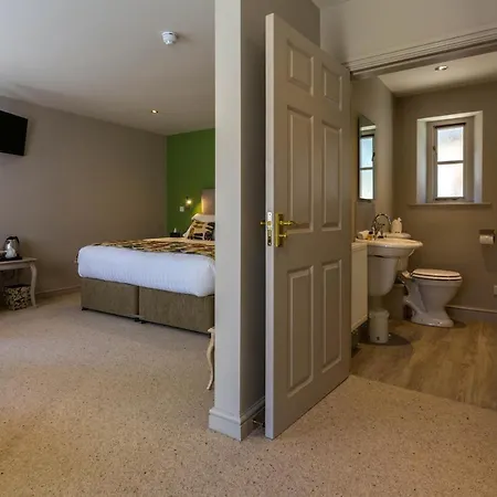 Hall Hotel