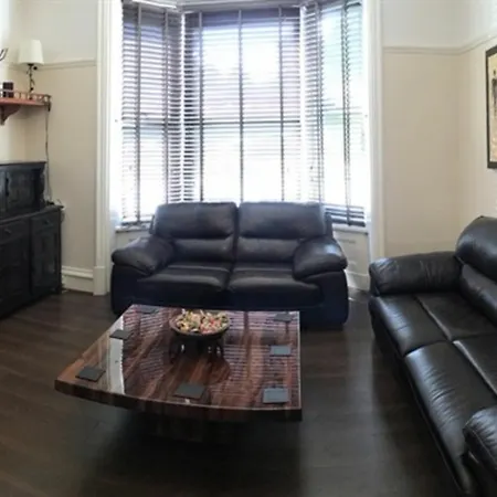 Guest house Tennyson 4*