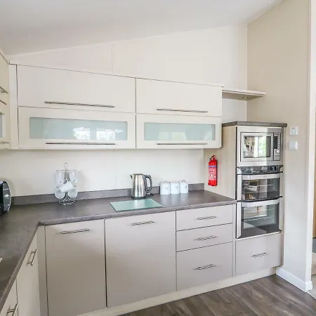 8 Castle View * Lincoln