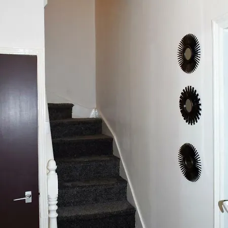 Grafton House Apartment *