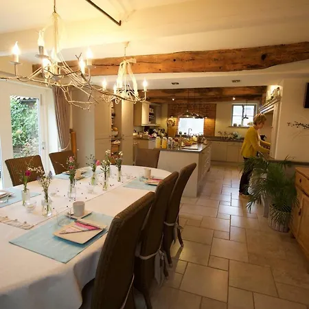 Lut's Place 3*