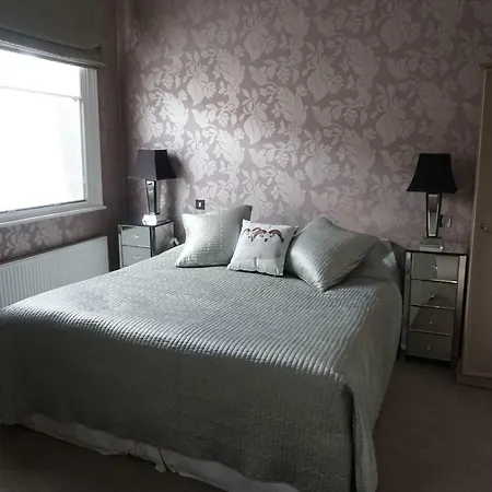 West Wing D'isney Place. 4*