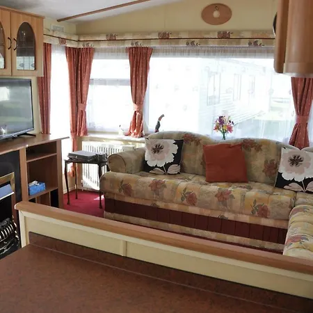 Caravan 8 Berth With Private Fishing * Lincoln