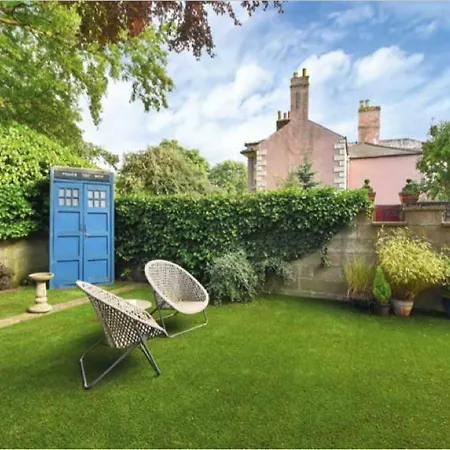 Holiday home Hilton House