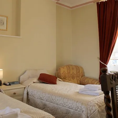 Bail House Hotel 3*