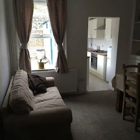 Alexandra Terrace * Lincoln